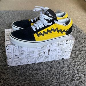 Vans Peanuts Charlie Brown size 9